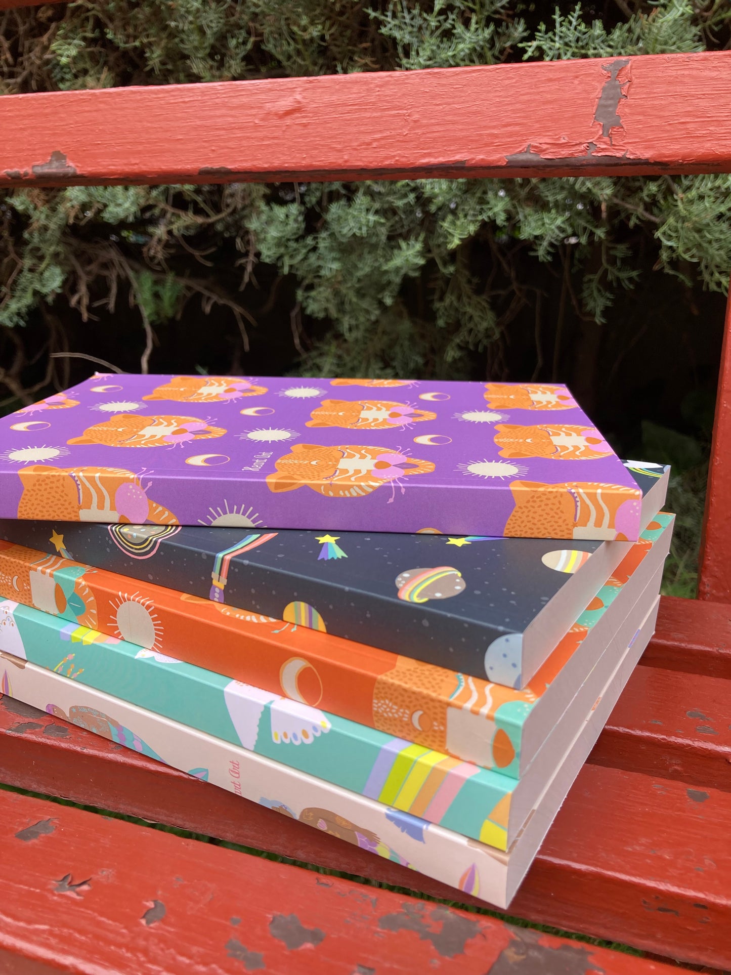 cuaderno de papel reciclado modelo Universo. tamaño A5 (CUARTILLA).