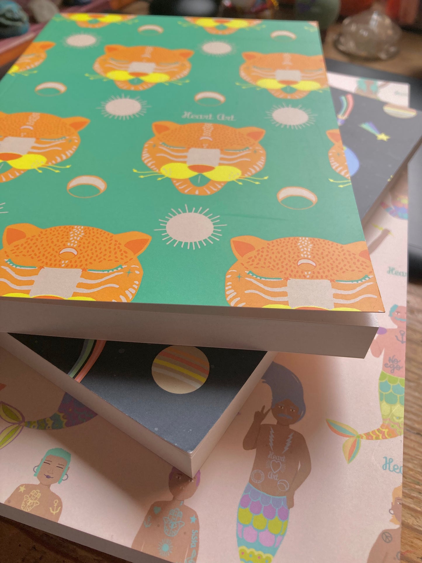 cuaderno de papel reciclado modelo Tigres verde. tamaño A5 (CUARTILLA).