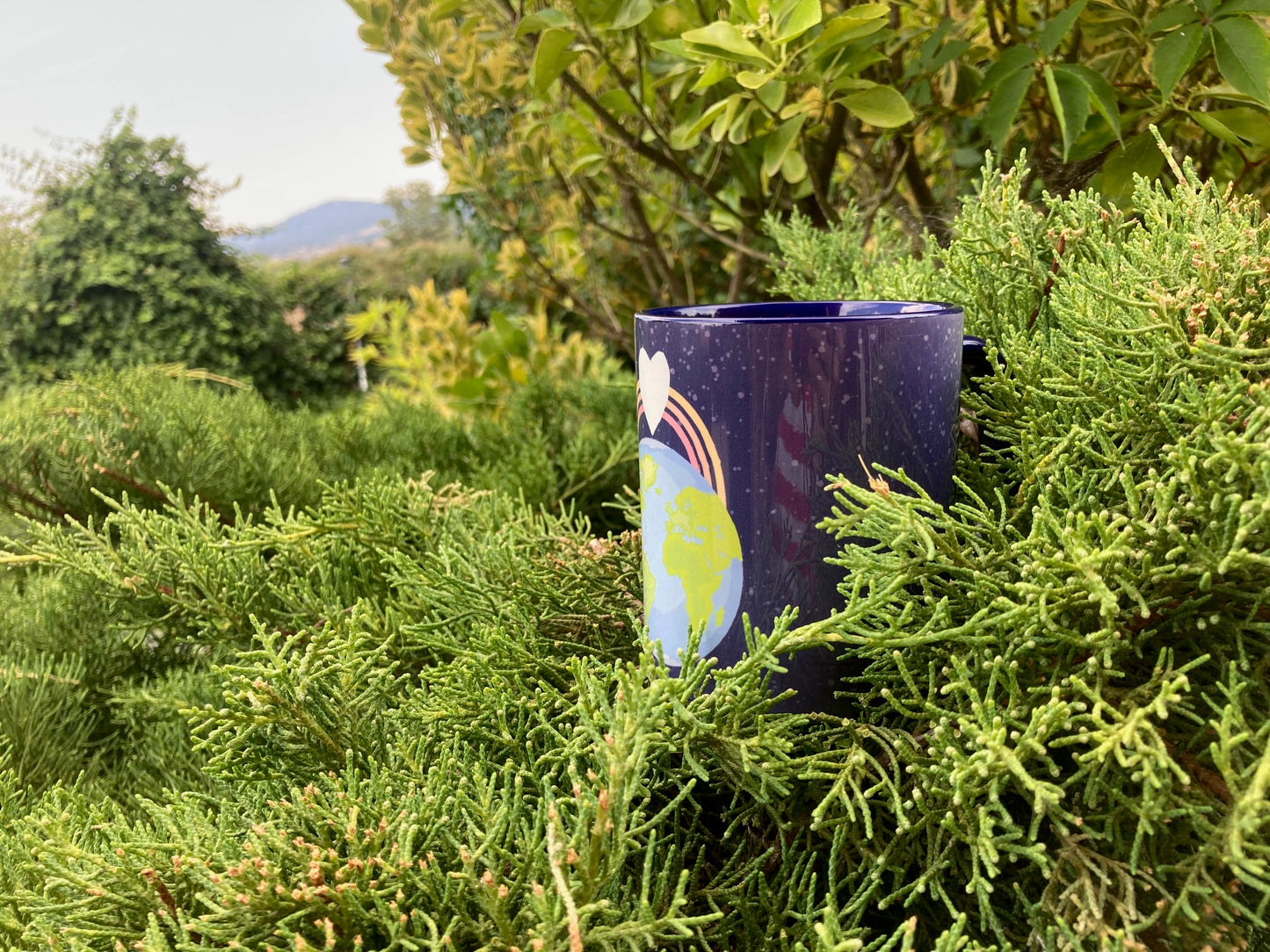 Taza de desayuno modelo Mundo Paz.
