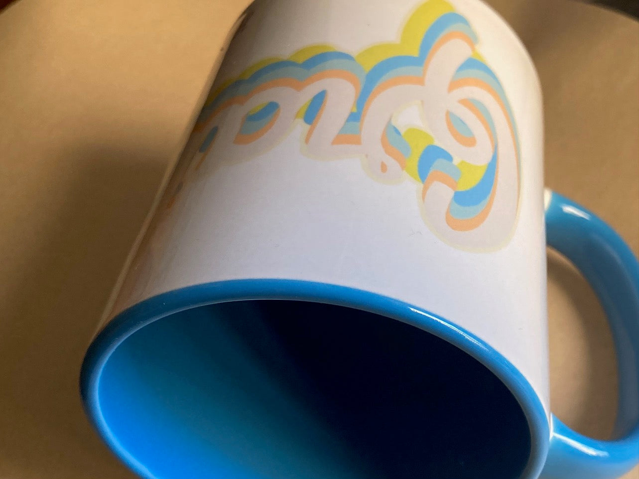 Taza de desayuno modelo Gratitude.