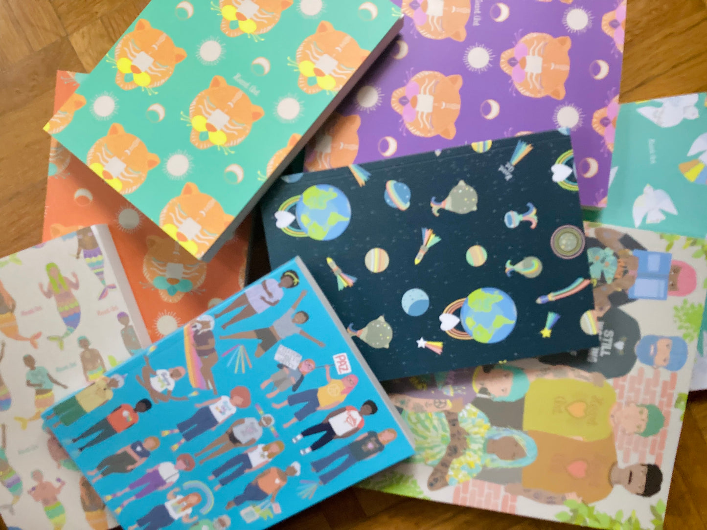 cuaderno de papel reciclado modelo gente. tamaño A5 (CUARTILLA).