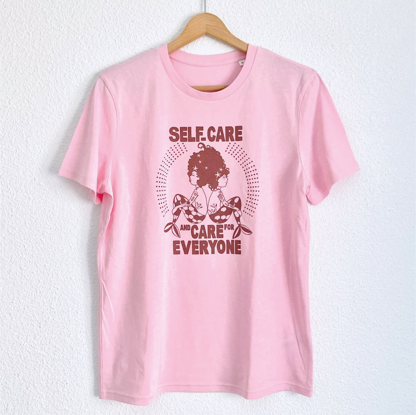 Camiseta de algodón orgánico en color rosa, modelo Care.