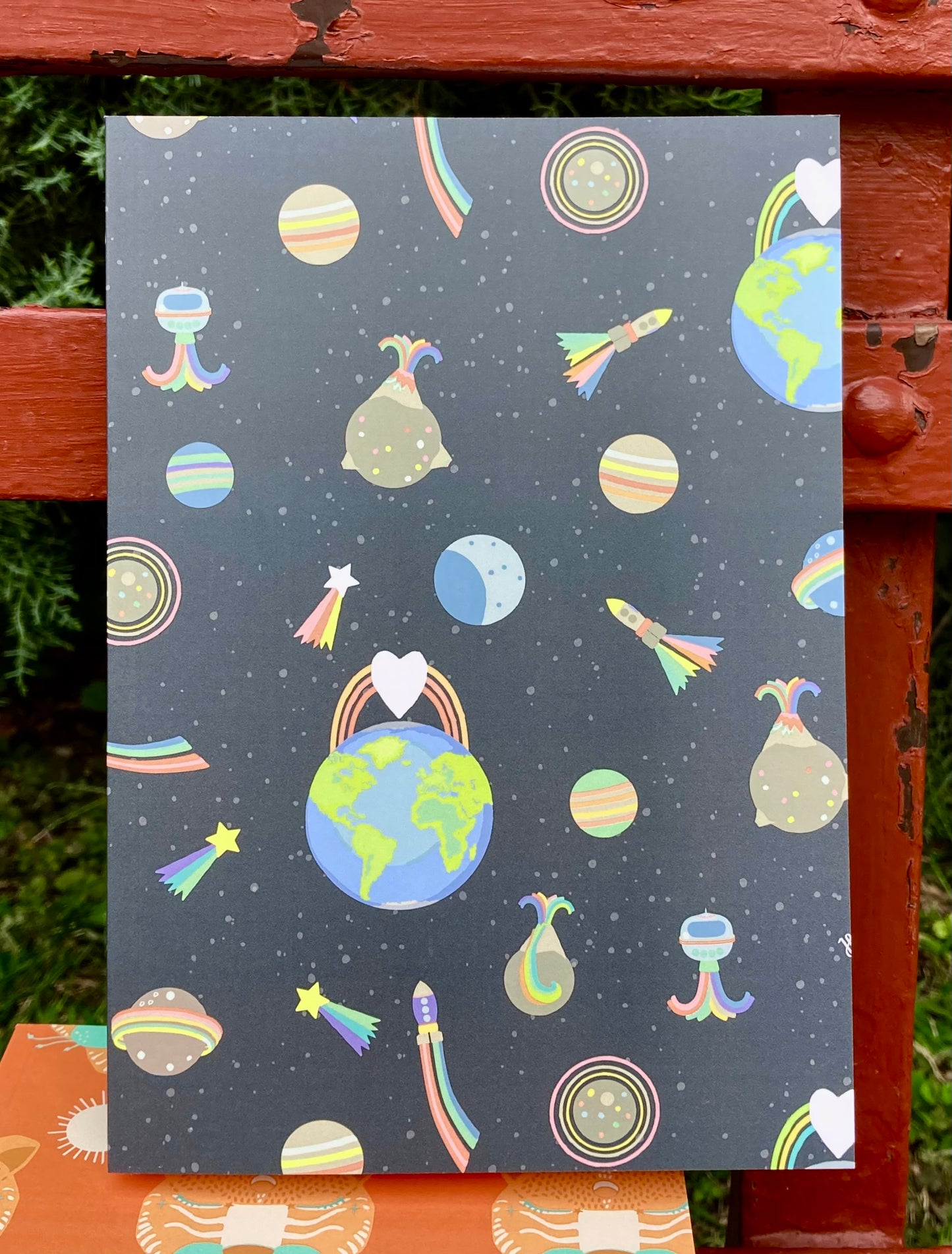 cuaderno de papel reciclado modelo Universo. tamaño A5 (CUARTILLA).