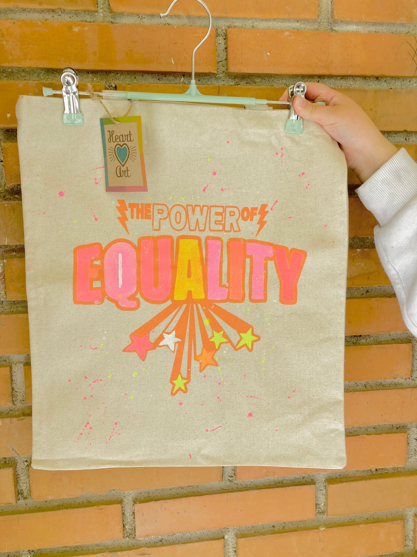 Bolsa Tote, modelo Equality Única cálidos.