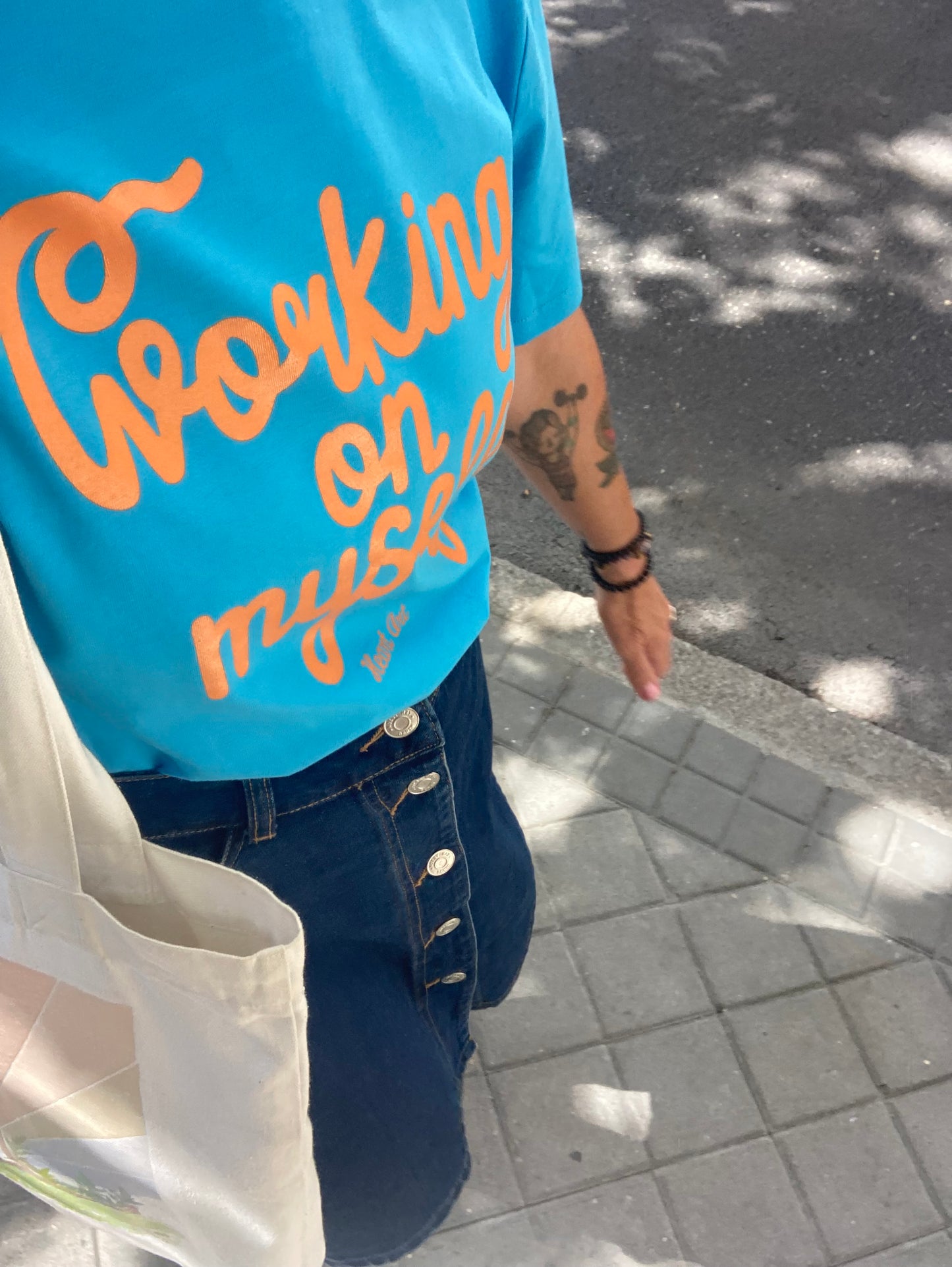 Camiseta de algodón orgánico azul, modelo Working.