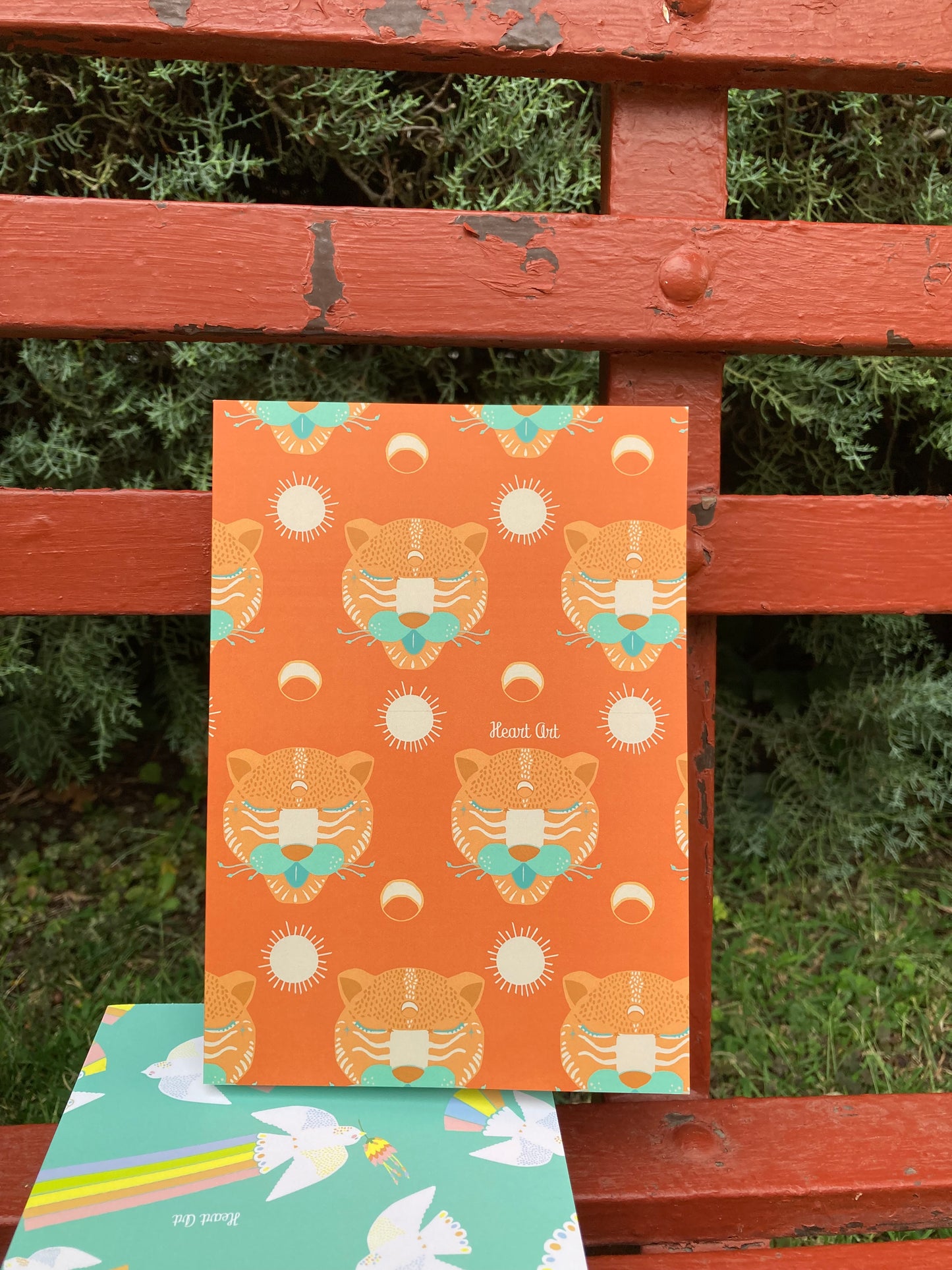 Libreta de papel reciclado modelo Tigres naranja. tamaño A5 (CUARTILLA).