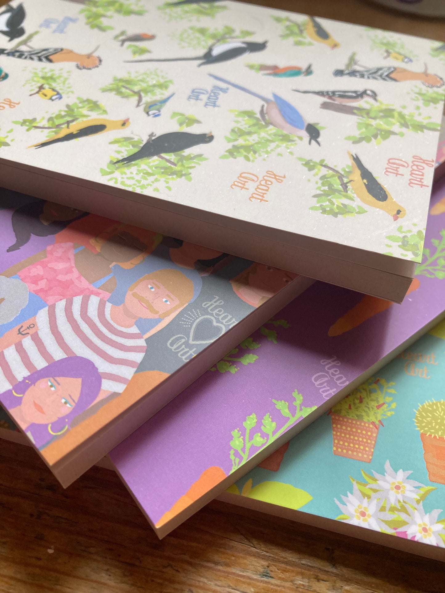 Cuaderno de papel reciclado modelo Gente, tamaño A6 (bolsillo)