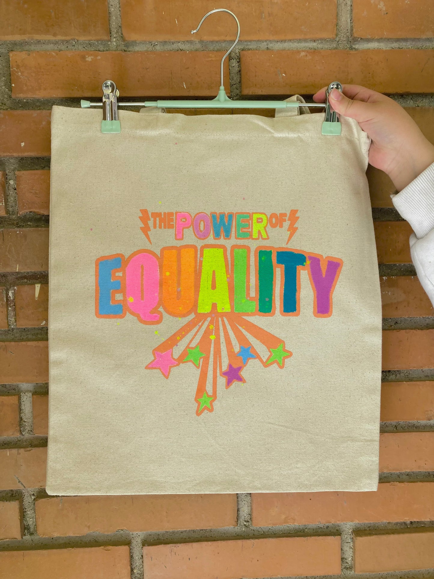 Bolsa Tote, modelo Equality Única arcoíris.
