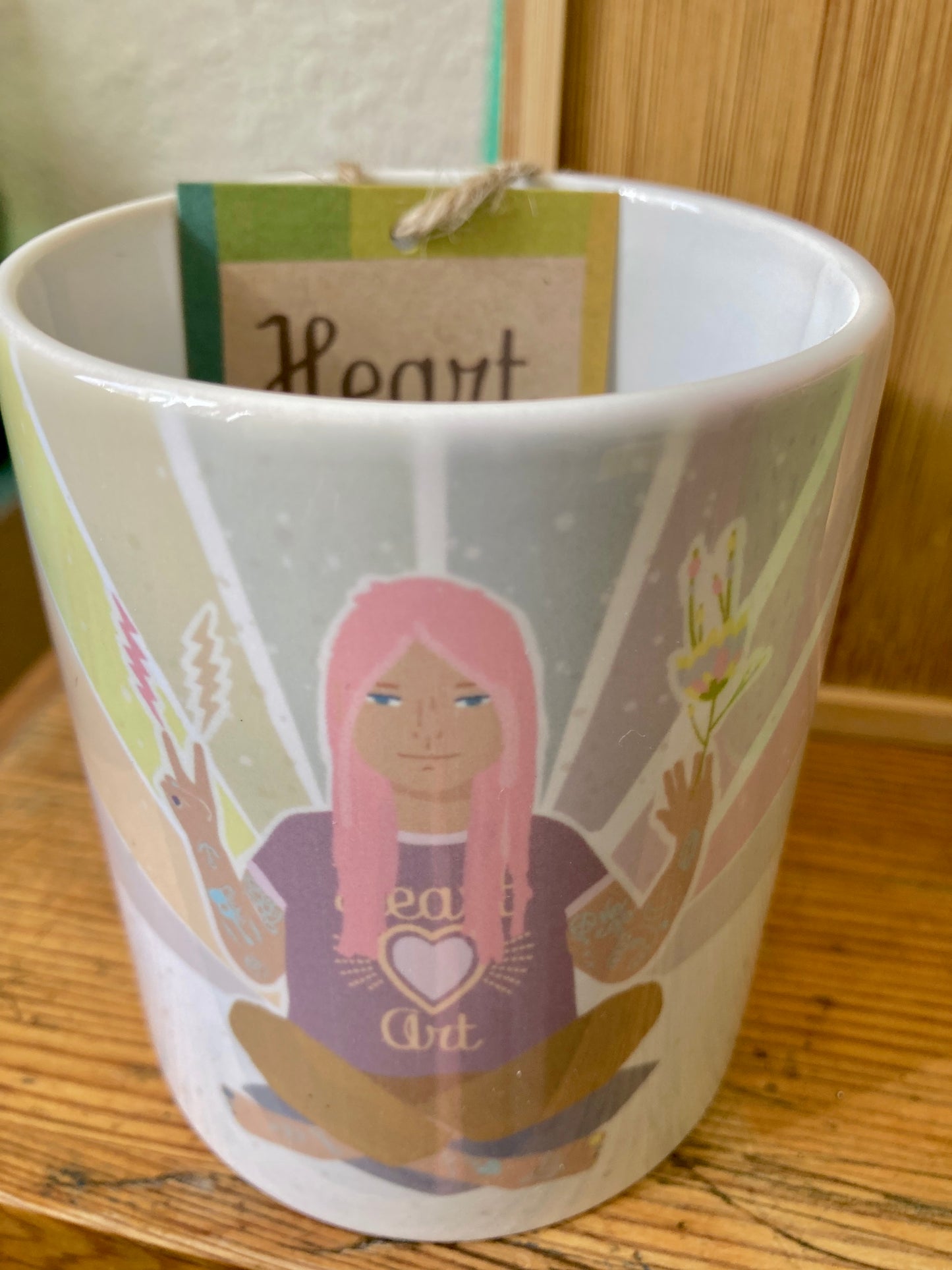 Taza de desayuno blanca modelo Chica Heart Art.