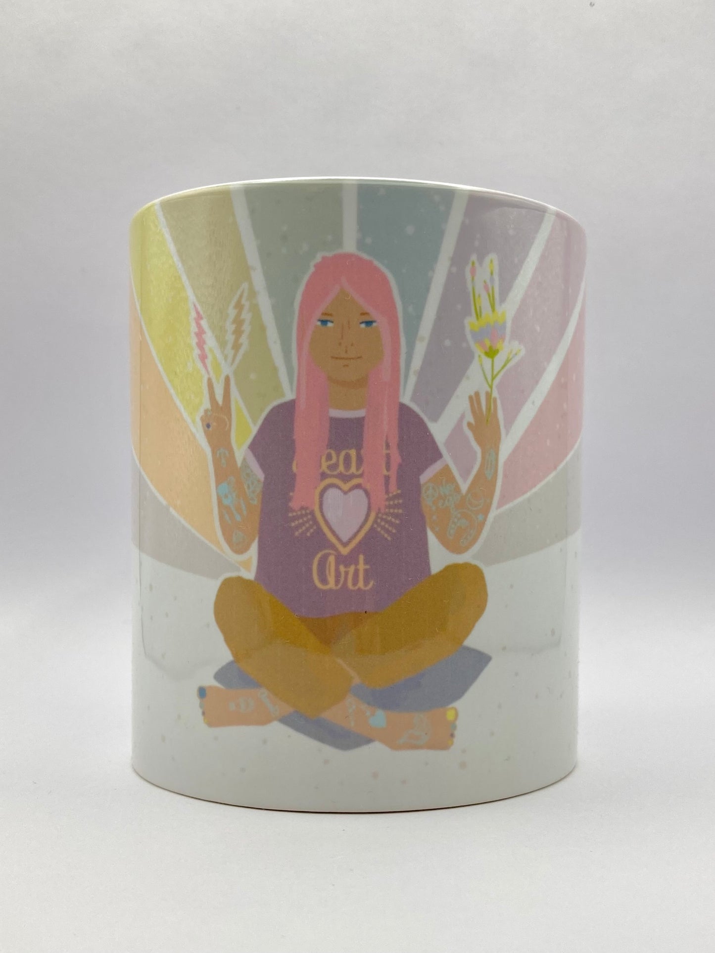Taza de desayuno blanca modelo Chica Heart Art.