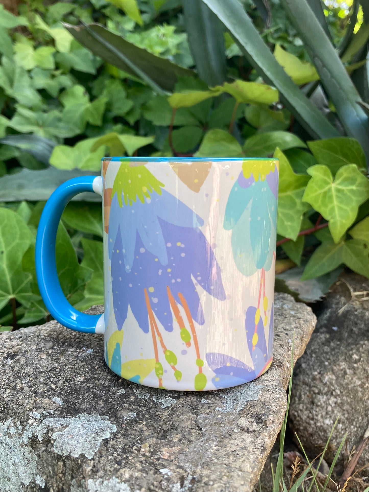 Taza de desayuno modelo Flores.