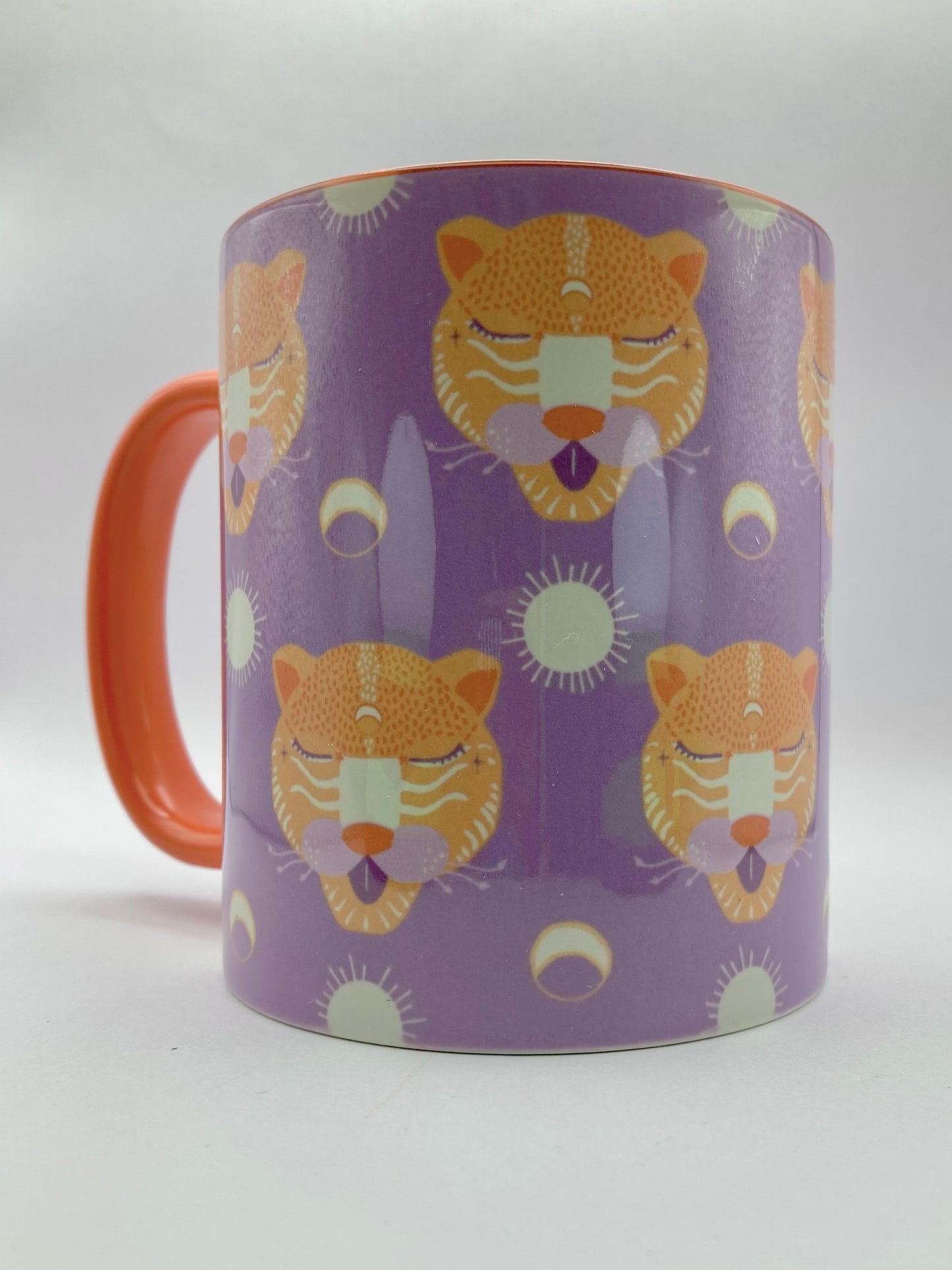 Taza de desayuno naranja modelo Alebrijes.